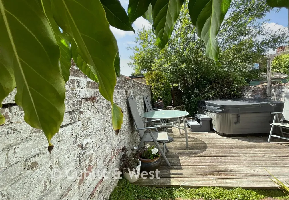 Garden - Ashdown Road, Worthing, West Sussex - Wards of Kent