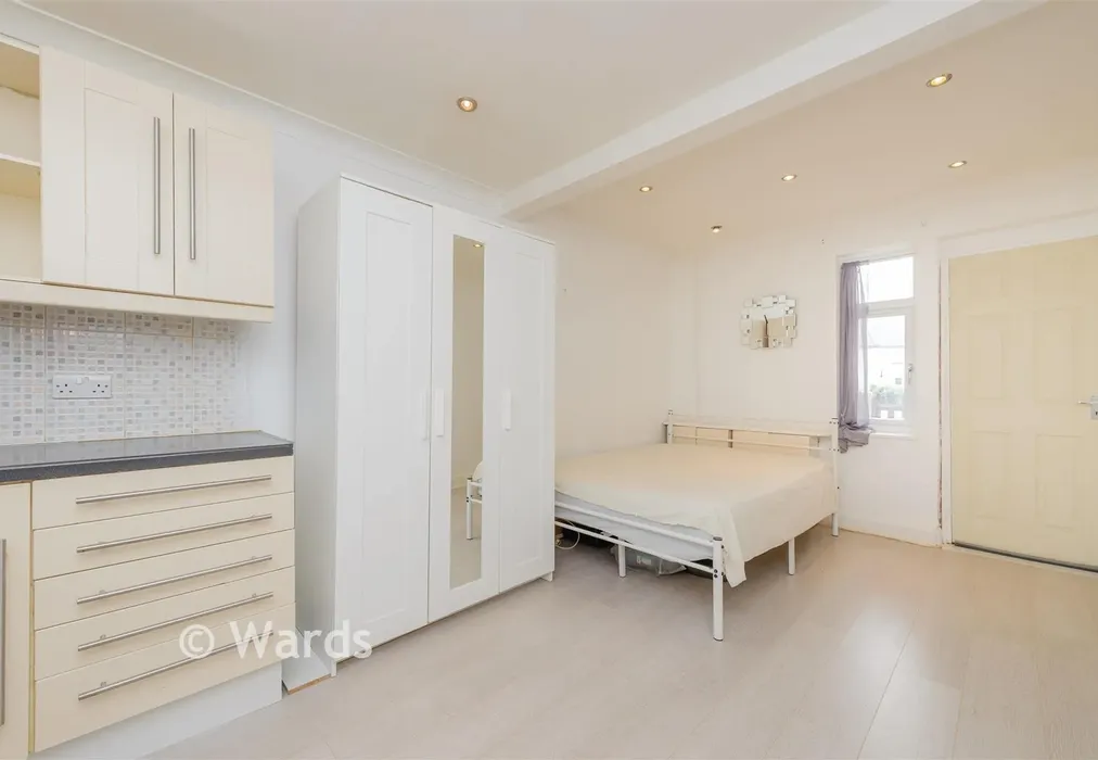 Bedroom 1 - Maple Road, Dartford, Kent - Wards of Kent