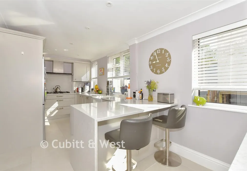 Kitchen - Rothermead, Mayfield, East Sussex - Wards of Kent
