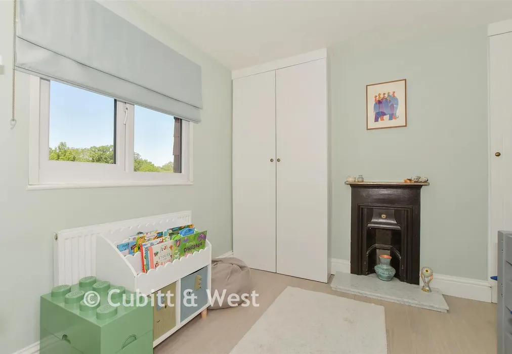Bedroom 2 - Rothermead, Mayfield, East Sussex - Wards of Kent