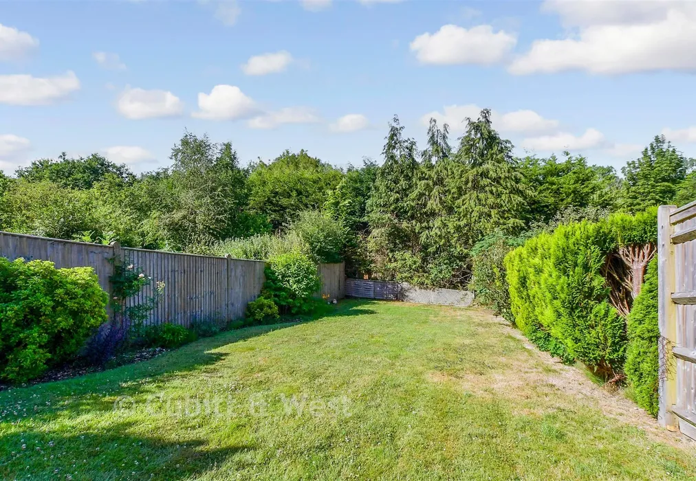 Rear Garden - Rothermead, Mayfield, East Sussex - Wards of Kent