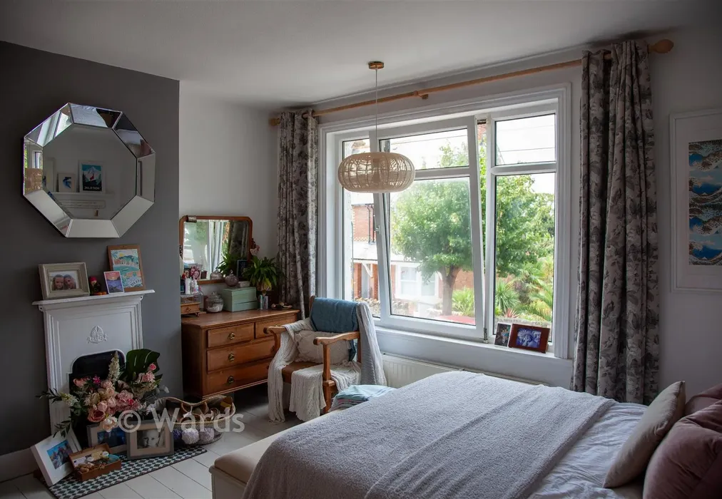Bedroom 1 - St. Leonard's Road, Hythe, Kent - Wards of Kent