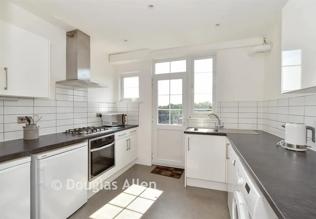 Kitchen - Upminster Road, Hornchurch, Essex - Wards of Kent