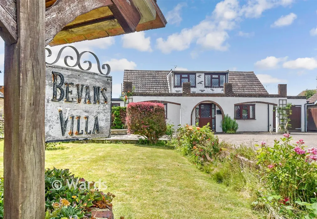 External Lifestyle Photograph - Cobsden Road, St Mary's Bay, Romney Marsh, Kent - Wards of Kent