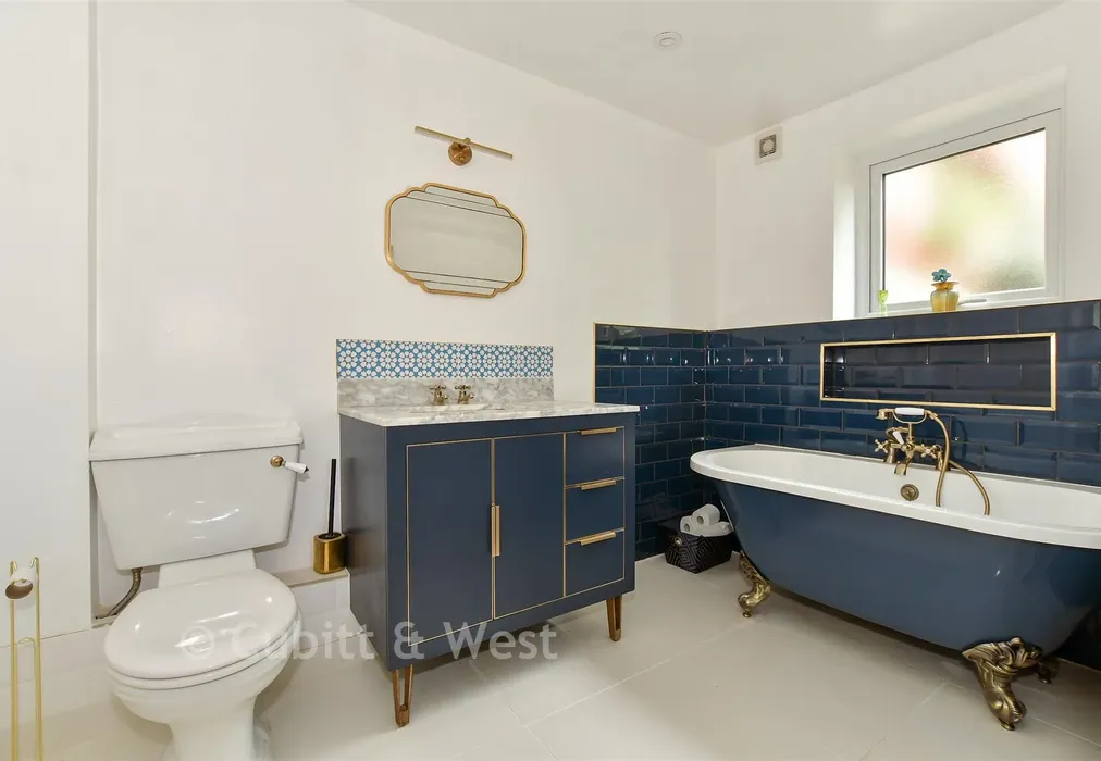 Bathroom - Jolesfield, Partridge Green, West Sussex - Wards of Kent
