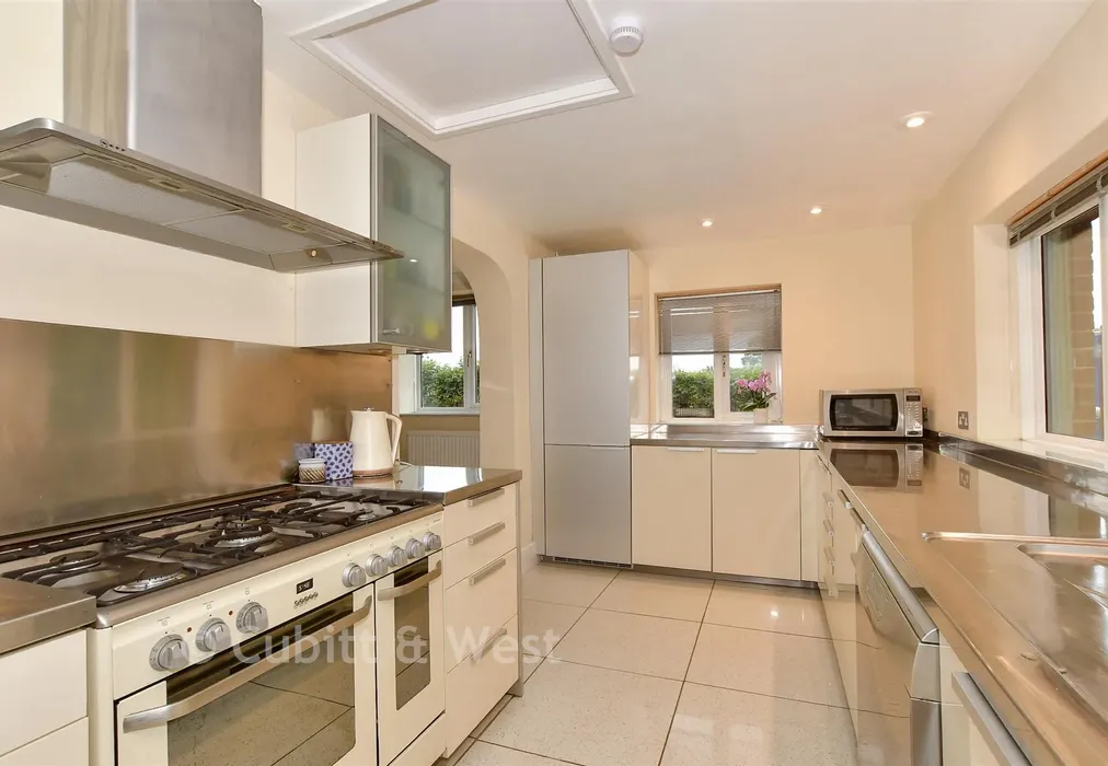 Kitchen - Jolesfield, Partridge Green, West Sussex - Wards of Kent