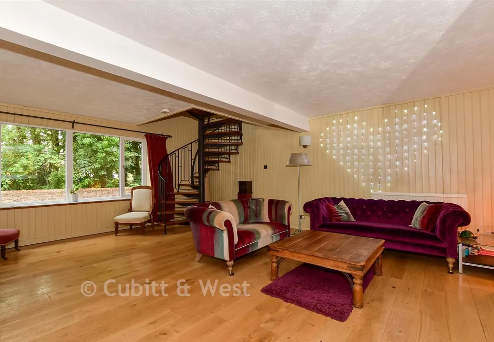Lounge - Jolesfield, Partridge Green, West Sussex - Wards of Kent