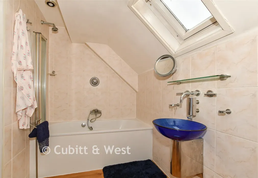En-Suite Shower Room - Jolesfield, Partridge Green, West Sussex - Wards of Kent