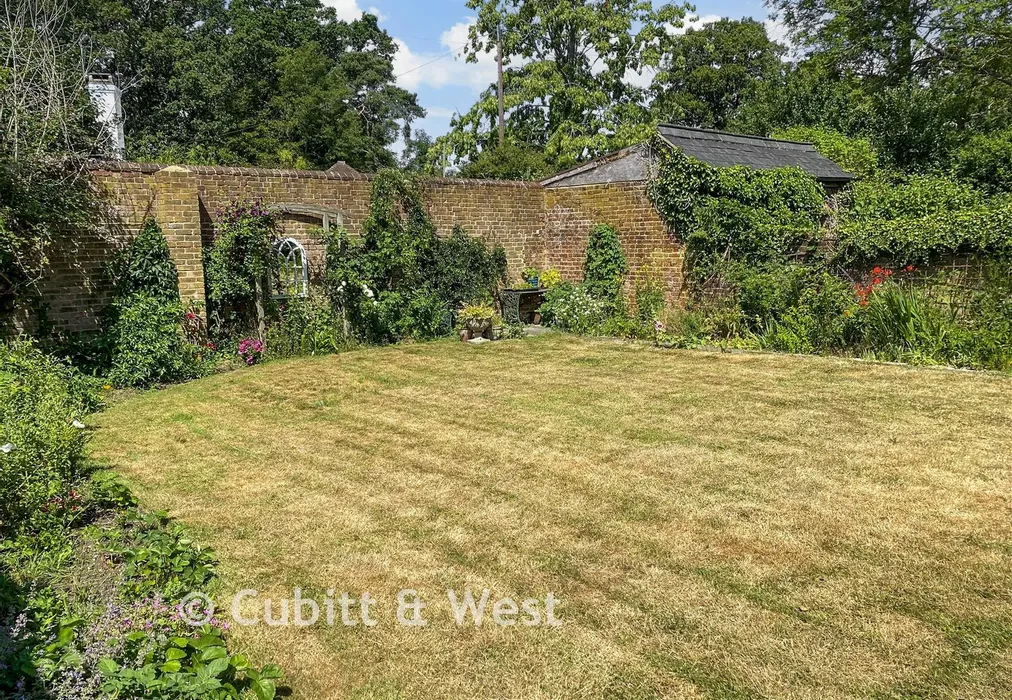 Garden** - Jolesfield, Partridge Green, West Sussex - Wards of Kent