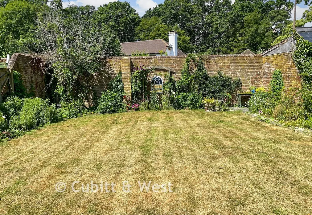 Garden** - Jolesfield, Partridge Green, West Sussex - Wards of Kent