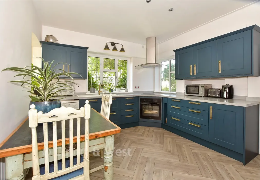 Kitchen - Moat Road, East Grinstead, West Sussex - Wards of Kent