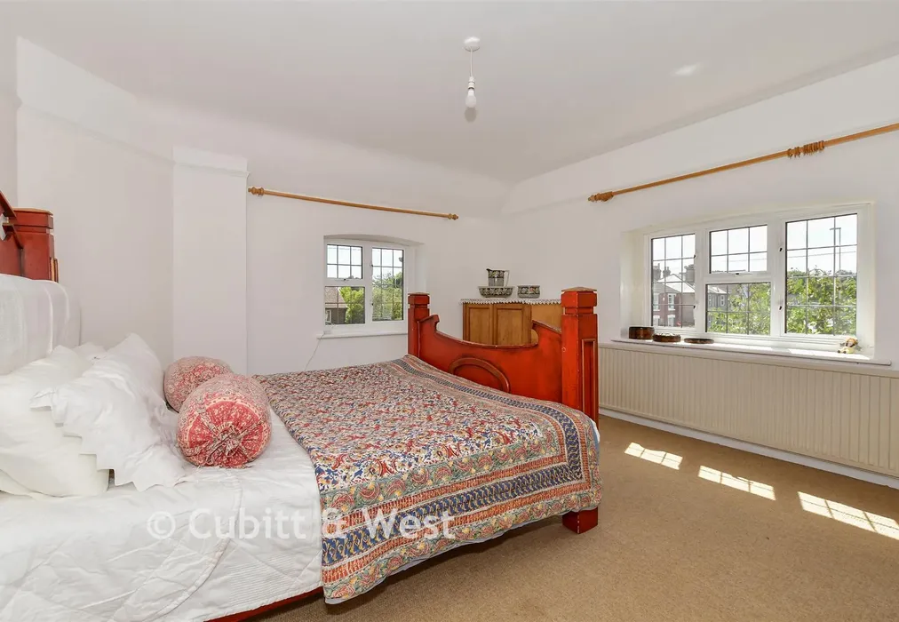 Bedroom 1 - Moat Road, East Grinstead, West Sussex - Wards of Kent