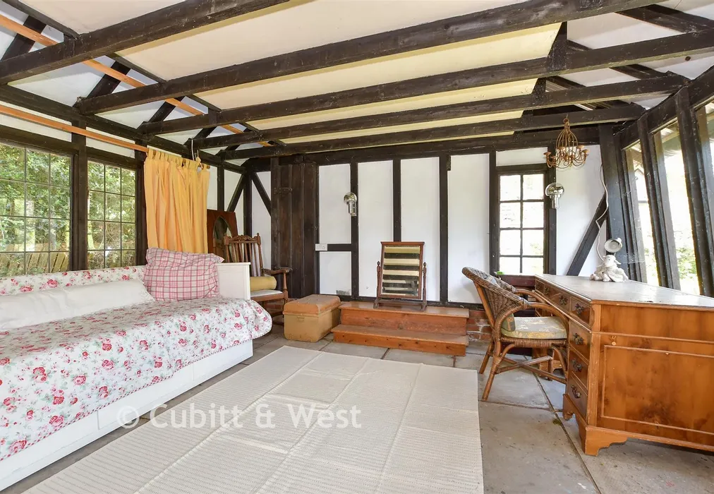 Cabin - Moat Road, East Grinstead, West Sussex - Wards of Kent