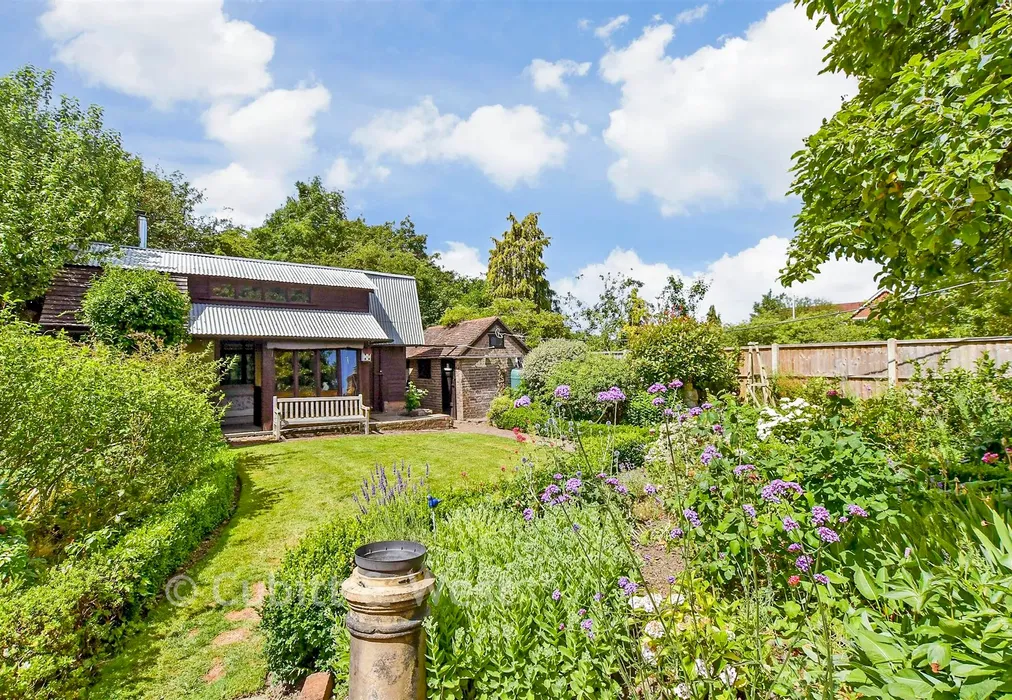 Rear Garden - Moat Road, East Grinstead, West Sussex - Wards of Kent