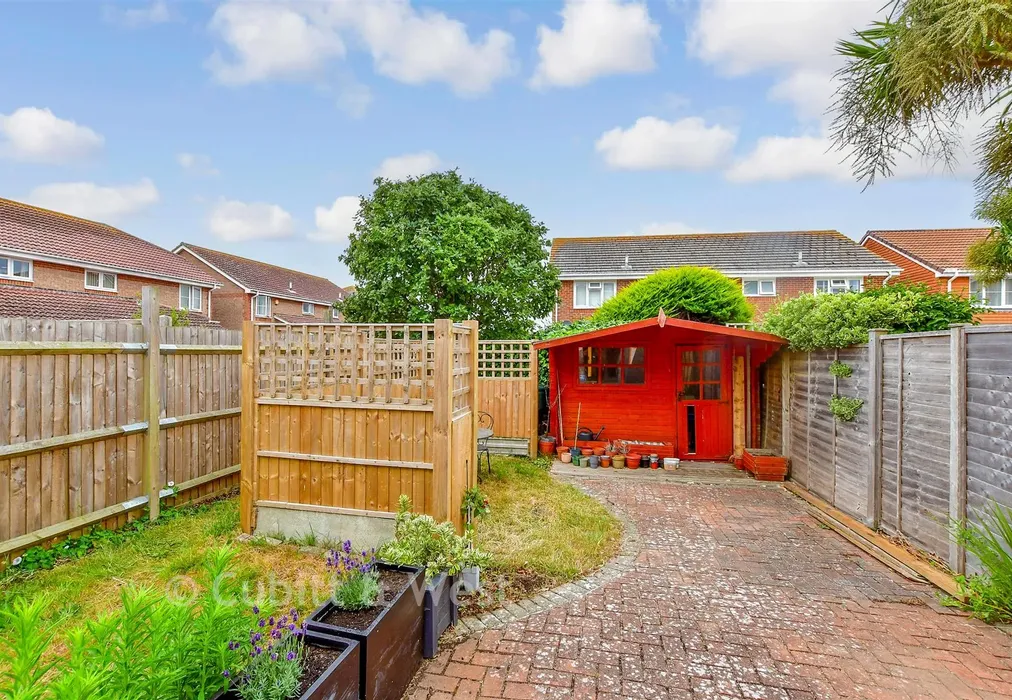 Rear Garden - Acorn Close, Selsey, Chichester, West Sussex - Wards of Kent
