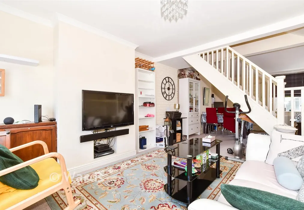 Lounge - Bell Lane, Ditton, Kent - Wards of Kent