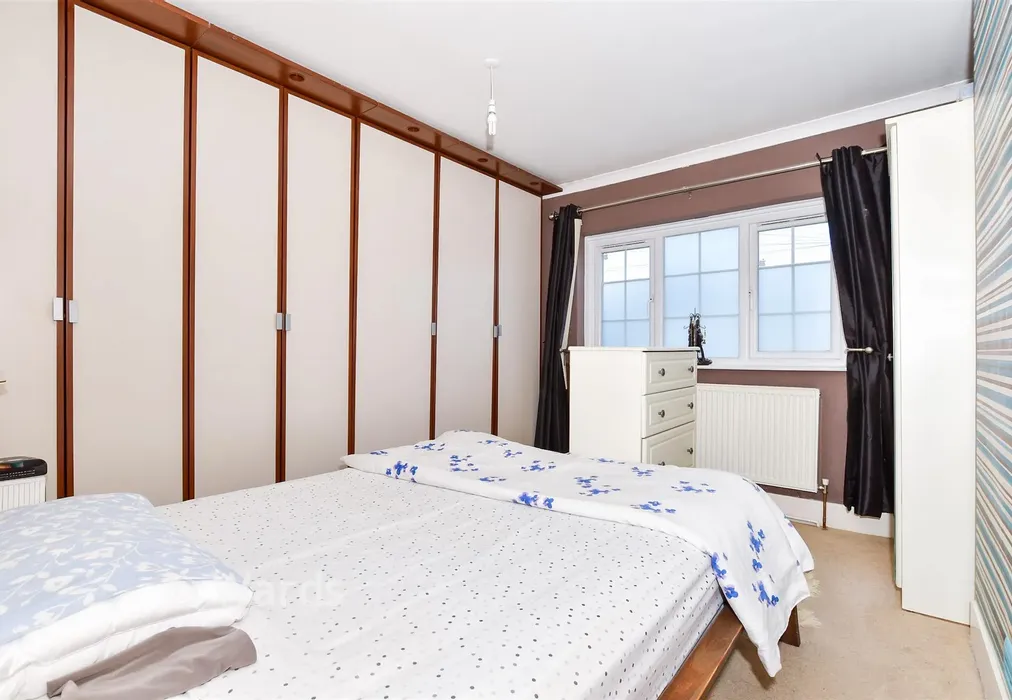 Bedroom 1 - Bell Lane, Ditton, Kent - Wards of Kent