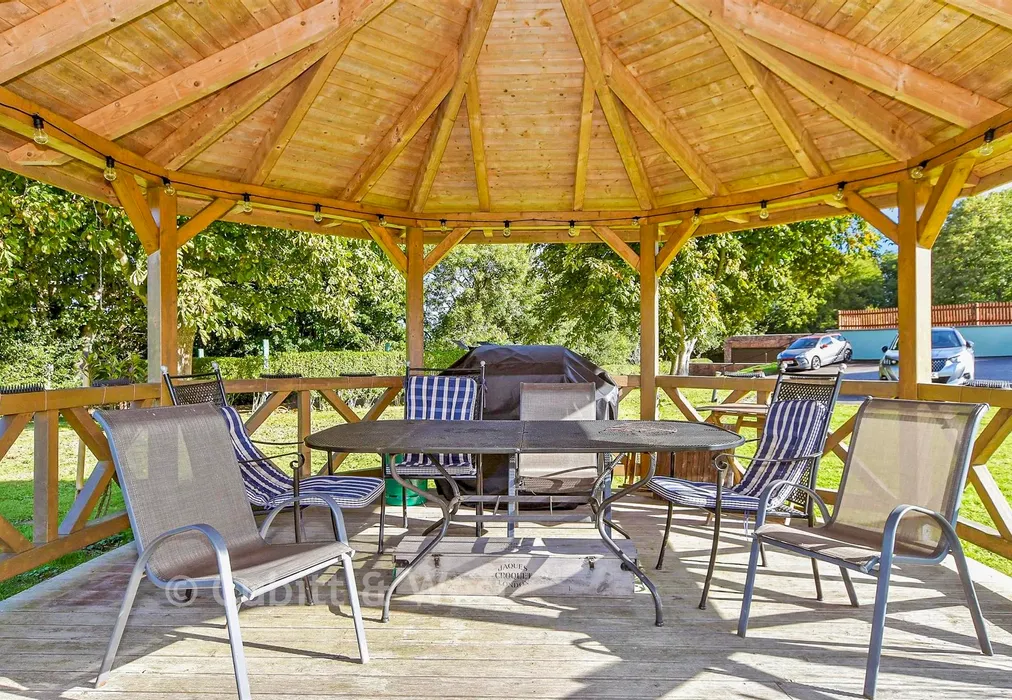 Communal Gardens - Mill Lane, North Chailey, Lewes, East Sussex - Wards of Kent