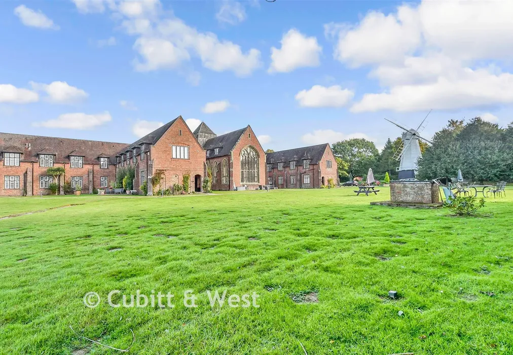 Communal Gardens - Mill Lane, North Chailey, Lewes, East Sussex - Wards of Kent