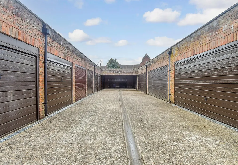 Garage - Mill Lane, North Chailey, Lewes, East Sussex - Wards of Kent
