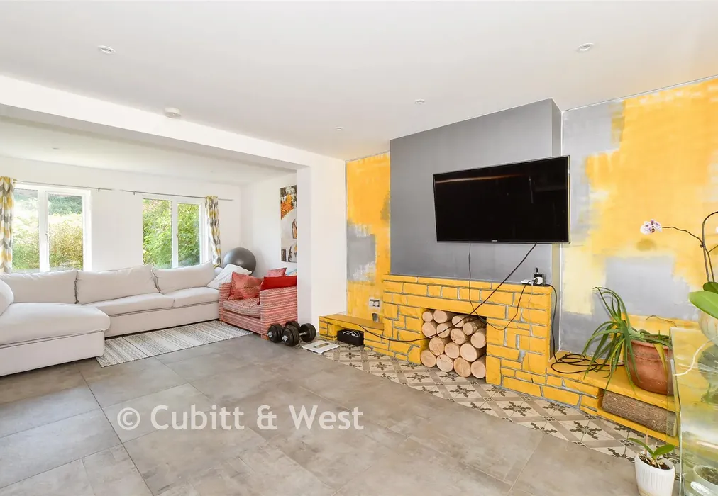 Lounge - The Spinney, Pulborough, West Sussex - Wards of Kent