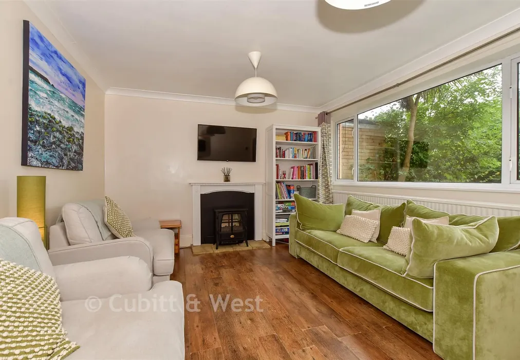 Lounge - Taylors Crescent, Cranleigh, Surrey - Wards of Kent