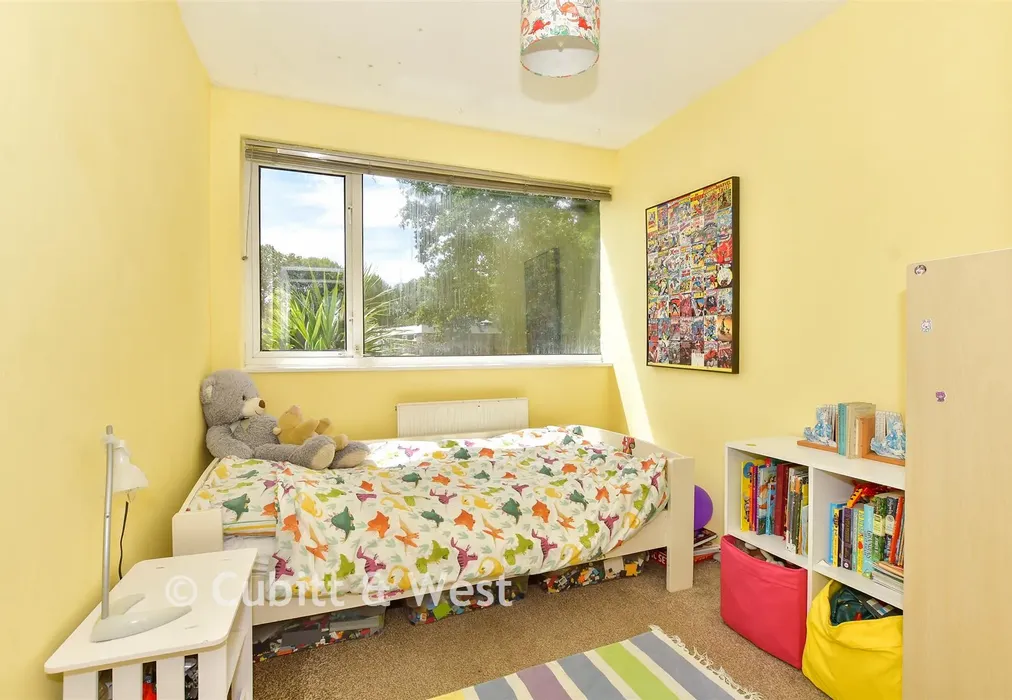 Bedroom 3 - Taylors Crescent, Cranleigh, Surrey - Wards of Kent