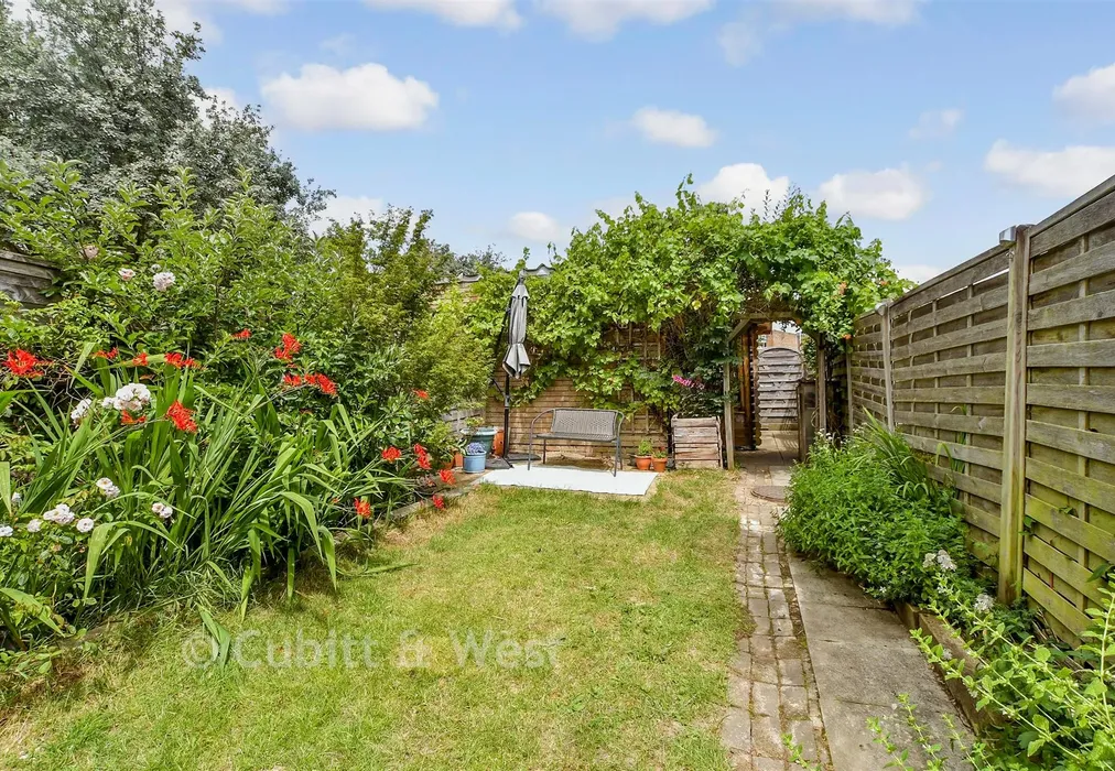 Rear Garden - Taylors Crescent, Cranleigh, Surrey - Wards of Kent