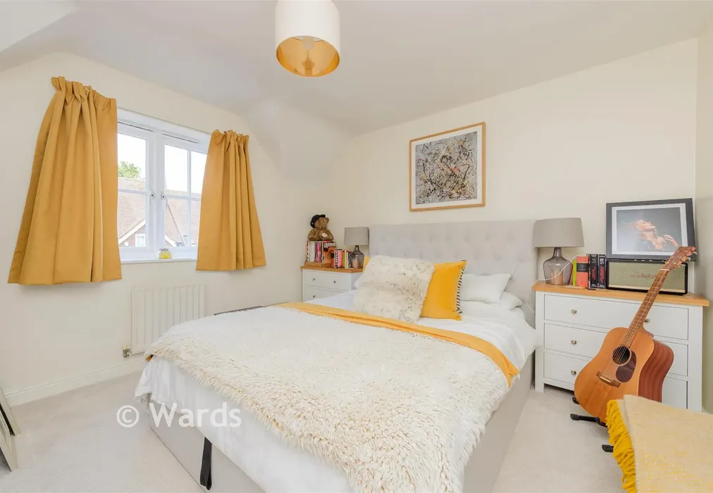 Bedroom 2 - Parsonage Bank, Eynsford, Kent - Wards of Kent