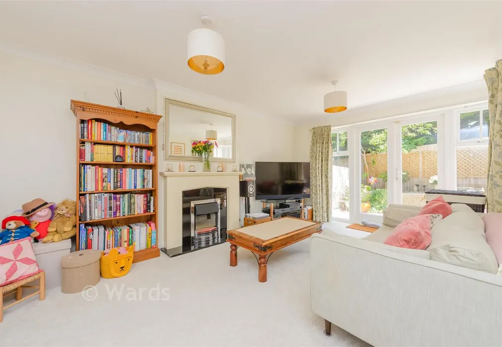 Lounge - Parsonage Bank, Eynsford, Kent - Wards of Kent
