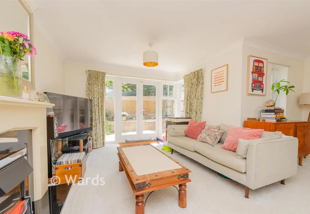 Lounge - Parsonage Bank, Eynsford, Kent - Wards of Kent