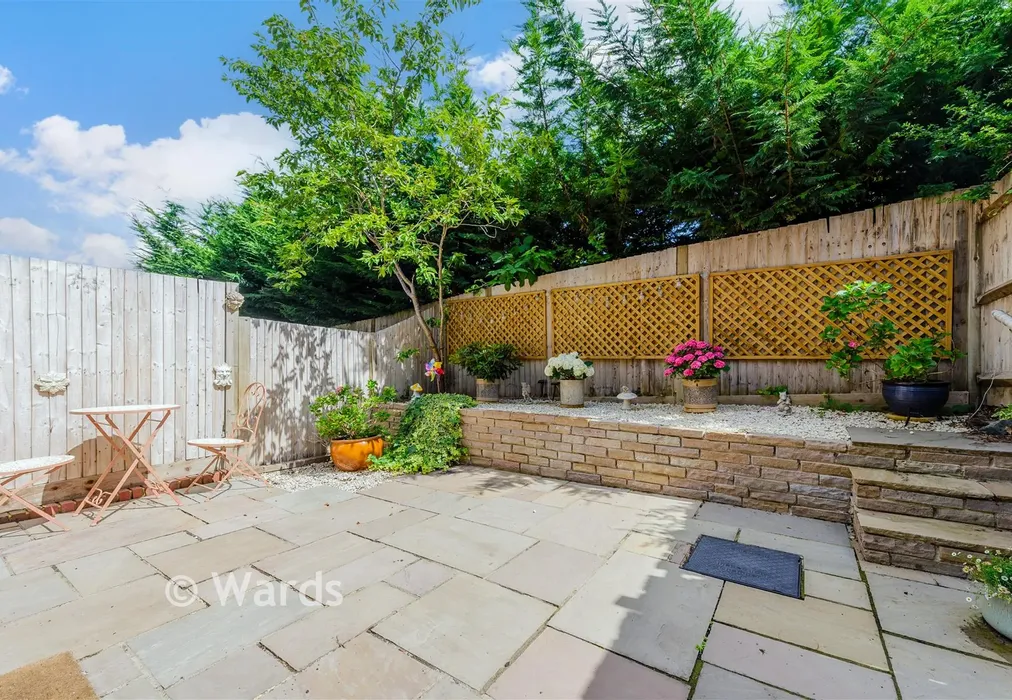 Rear Garden - Parsonage Bank, Eynsford, Kent - Wards of Kent