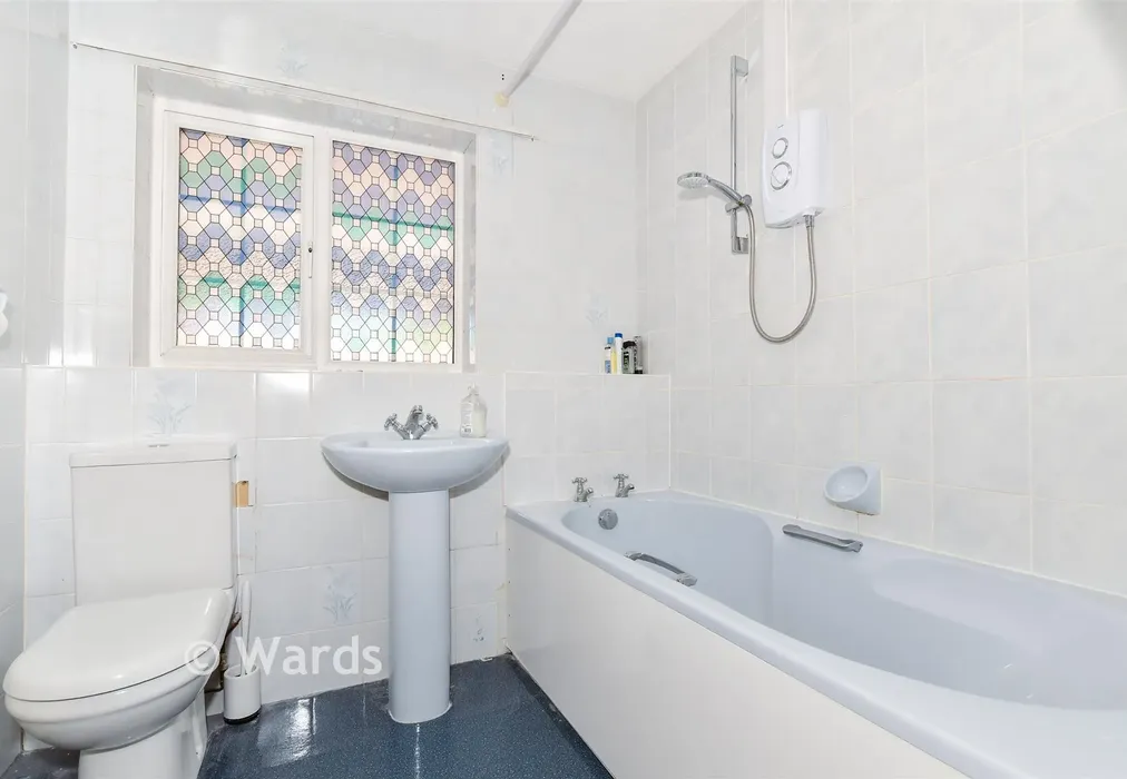 Bathroom - Pennine Way, Downswood, Maidstone, Kent - Wards of Kent