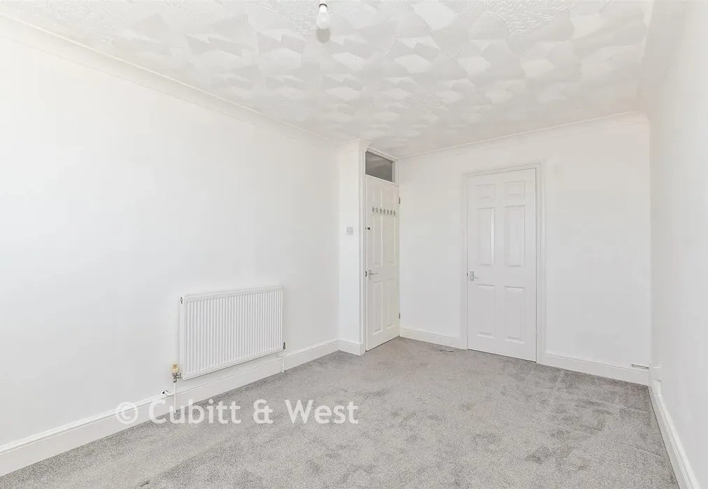 Bedroom 1 - Highland Road, Southsea, Hampshire - Wards of Kent