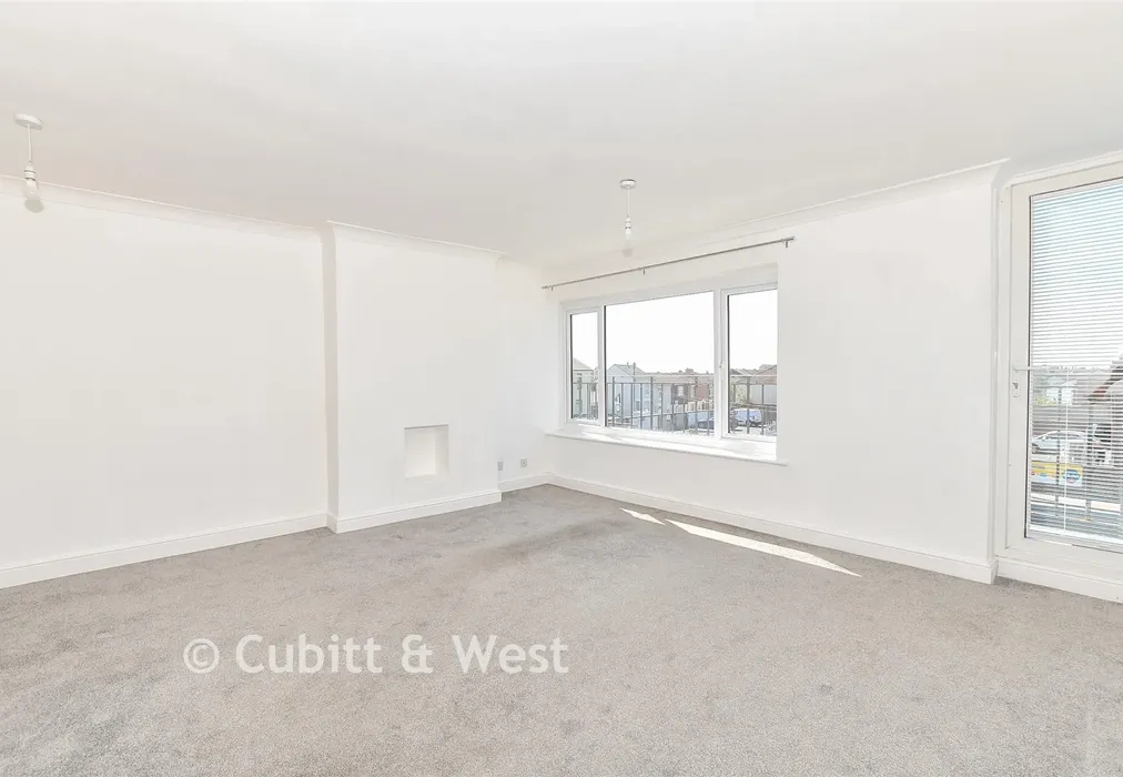 Lounge - Highland Road, Southsea, Hampshire - Wards of Kent