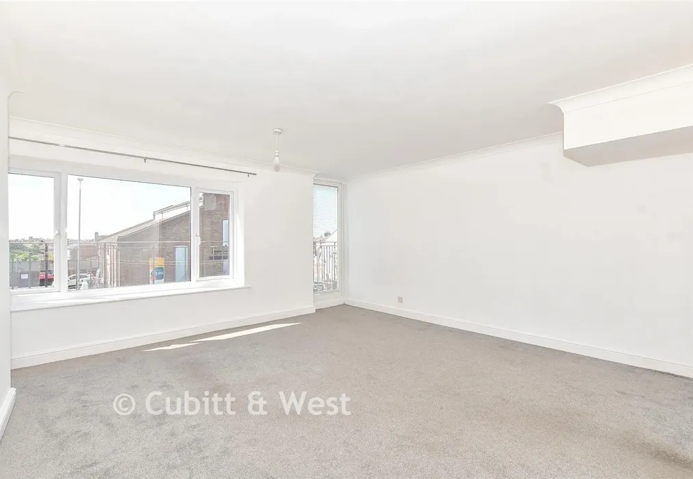 Lounge - Highland Road, Southsea, Hampshire - Wards of Kent
