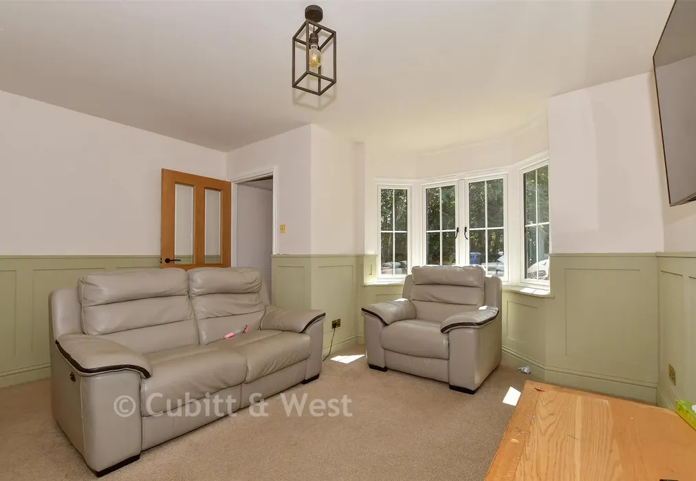 Lounge - Lawns Road, Rudgwick, West Sussex - Wards of Kent