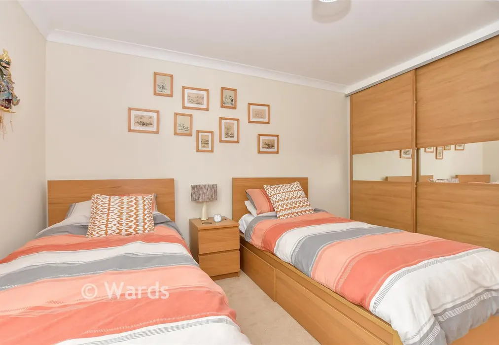 Bedroom 2 - Bankfields, Headcorn, Ashford, Kent - Wards of Kent