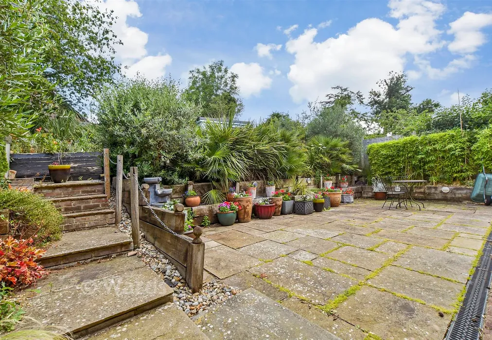Patio / Decking - Bankfields, Headcorn, Ashford, Kent - Wards of Kent