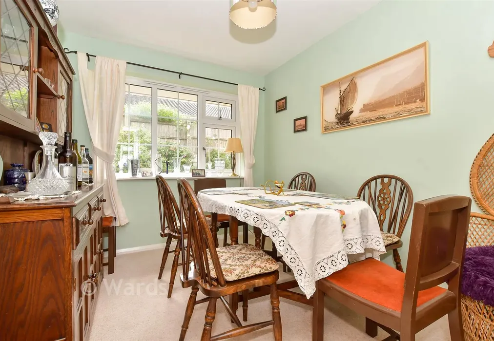 Dining Room - St. Andrew's Gardens, Shepherdswell, Kent - Wards of Kent