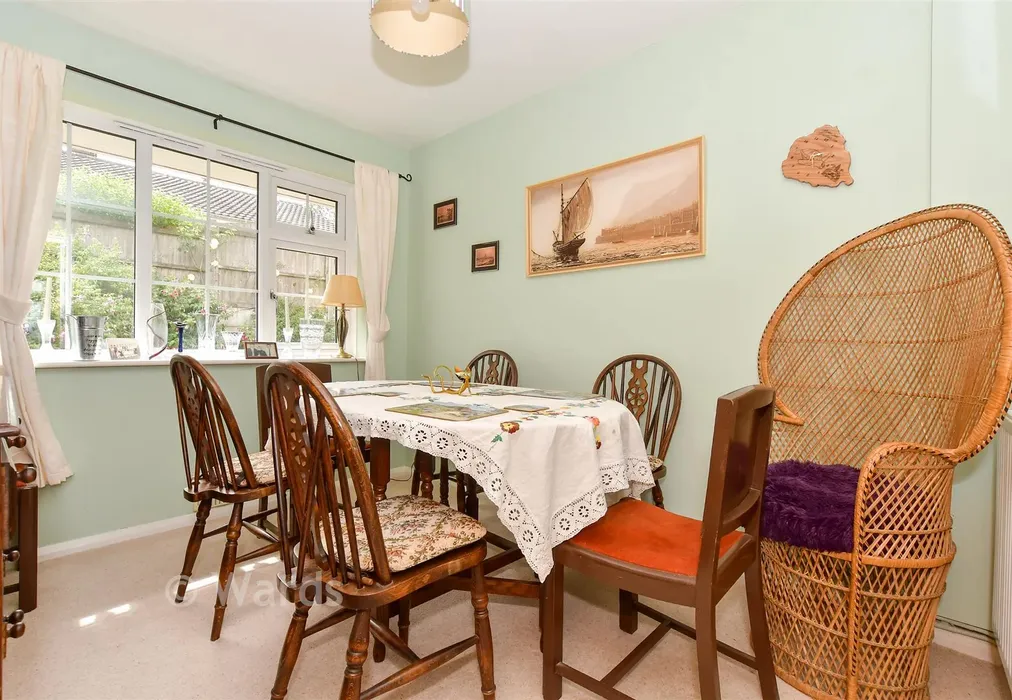 Dining Room - St. Andrew's Gardens, Shepherdswell, Kent - Wards of Kent