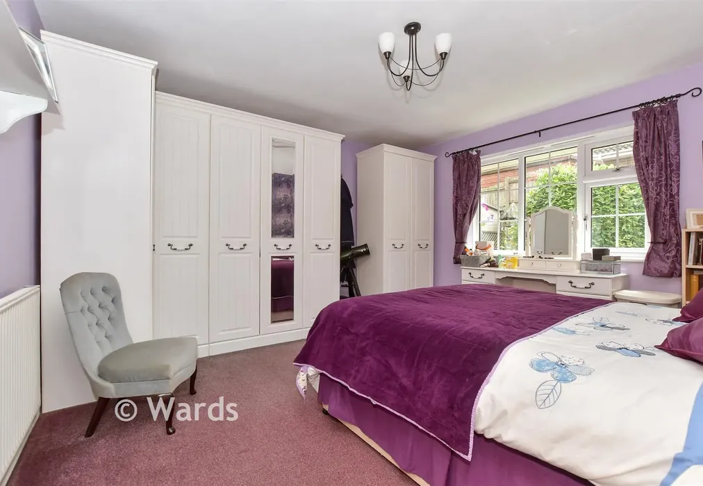 Bedroom 1 - St. Andrew's Gardens, Shepherdswell, Kent - Wards of Kent