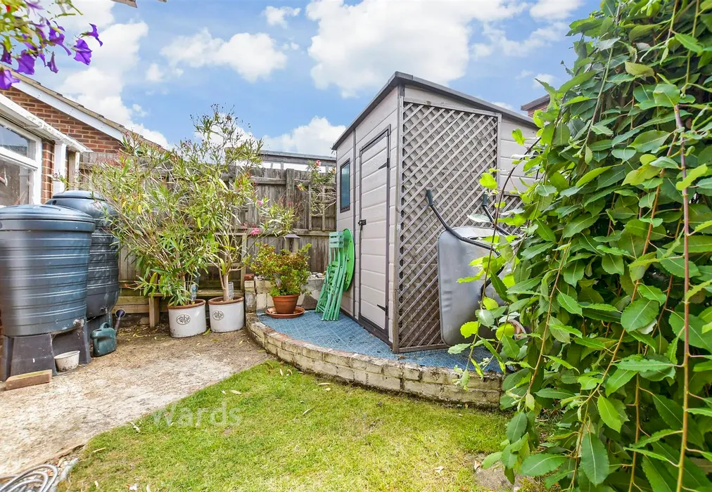 Workshop/Outbuildings - St. Andrew's Gardens, Shepherdswell, Kent - Wards of Kent