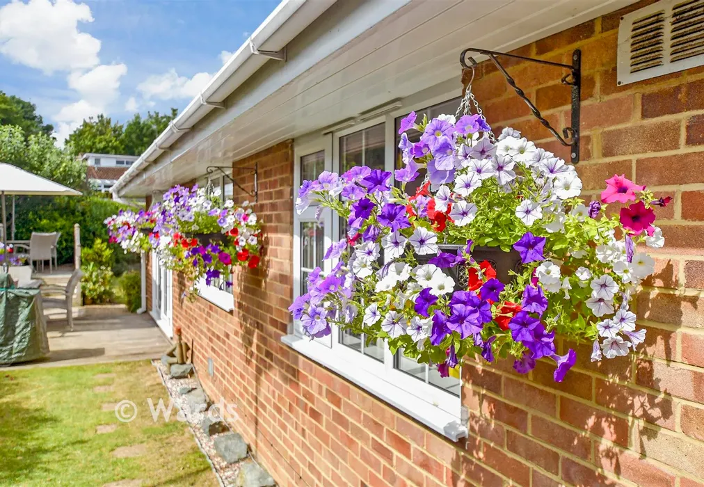 External Lifestyle Photograph - St. Andrew's Gardens, Shepherdswell, Kent - Wards of Kent