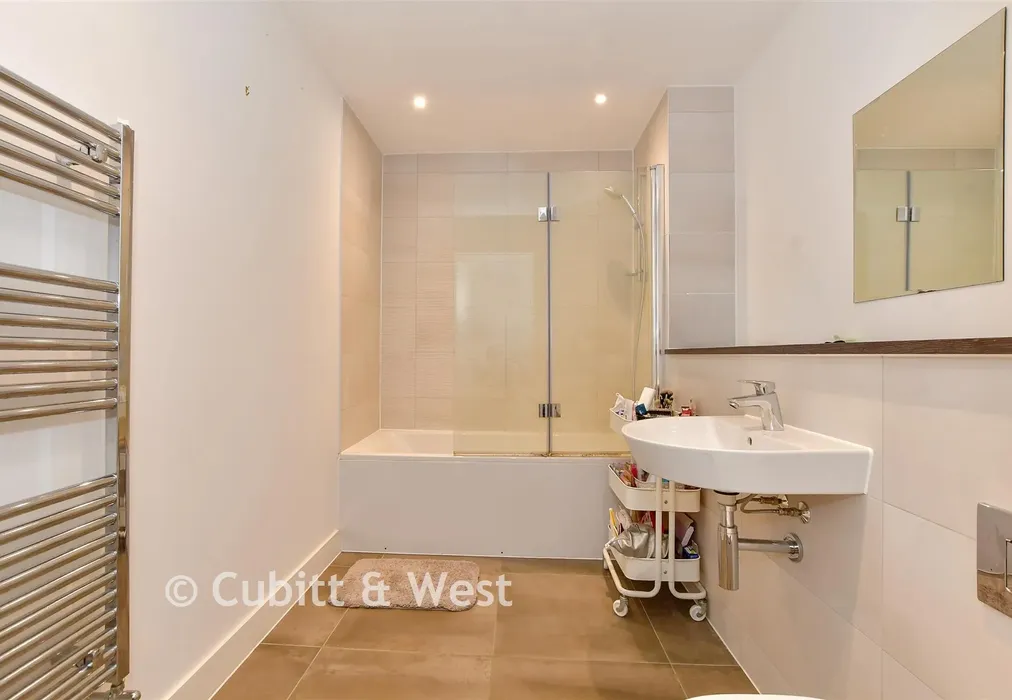 Bathroom - Boundary Lane, Chichester, West Sussex - Wards of Kent