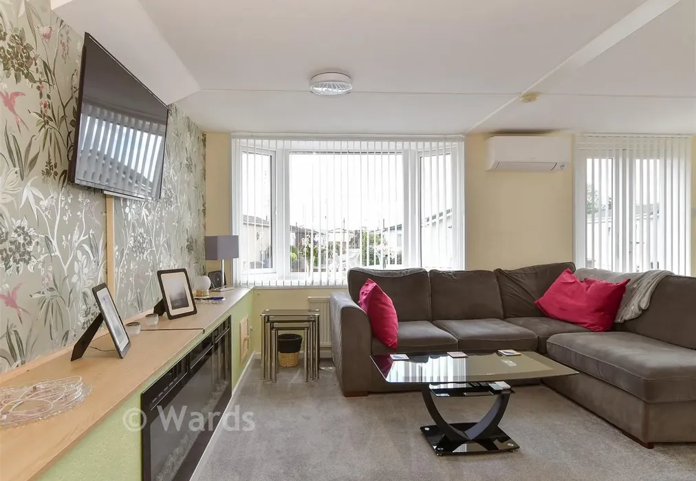 Lounge - Vicarage Lane, Hoo, Rochester, Kent - Wards of Kent