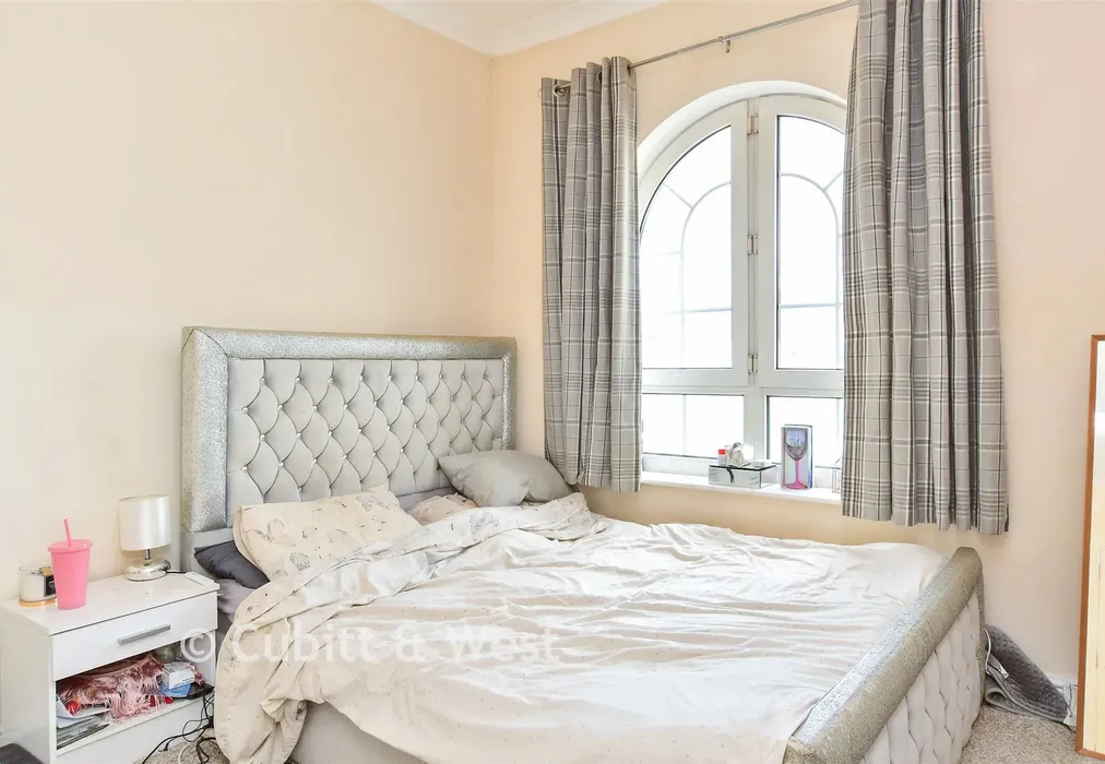 Bedroom - Flat 41 Starboard Court, Brighton Marina Village, East Sussex - Wards of Kent
