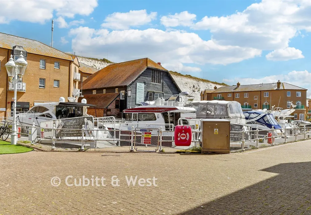 Surrounding Area - Flat 41 Starboard Court, Brighton Marina Village, East Sussex - Wards of Kent