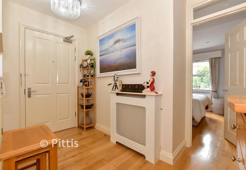 Internal Lifestyle Photograph - Alpine Road, Ventnor, Isle of Wight - Wards of Kent
