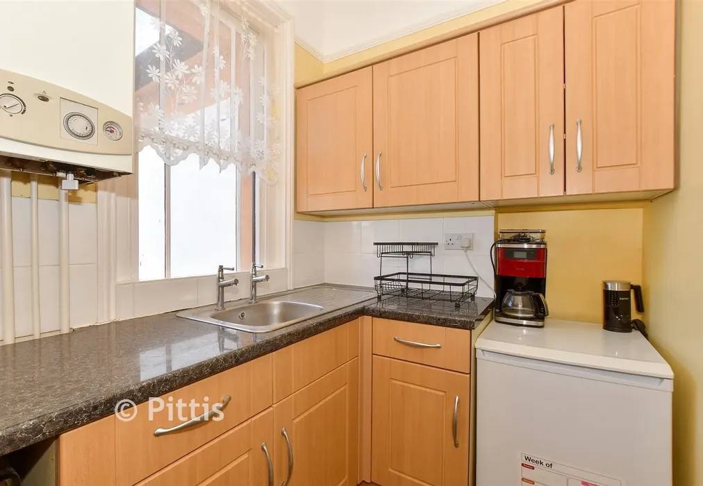 Kitchen - Royal Crescent, Sandown, Isle of Wight - Wards of Kent